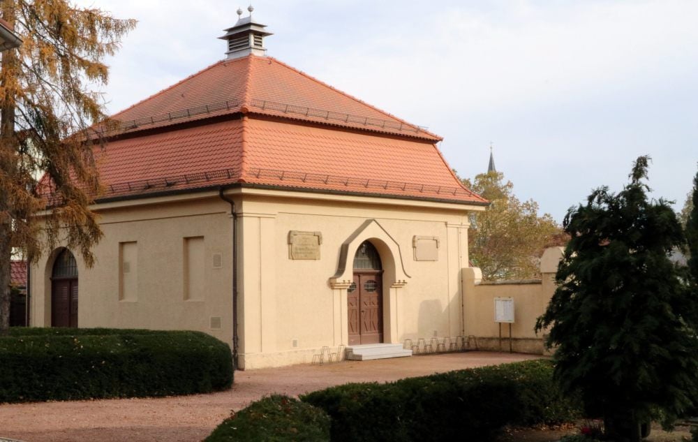 In der früheren Leichenhalle auf dem Jessener Friedhof könnte ein Kolumbarium geschaffen werden.