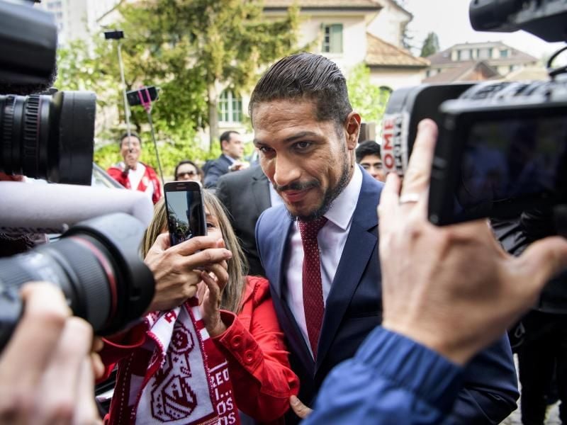 Ob Paolo Guerrero für Peru bei der WM in Russland teilnehmen darf, ist weiter unklar. Foto: Jean-Christophe Bott/KEYSTONE
