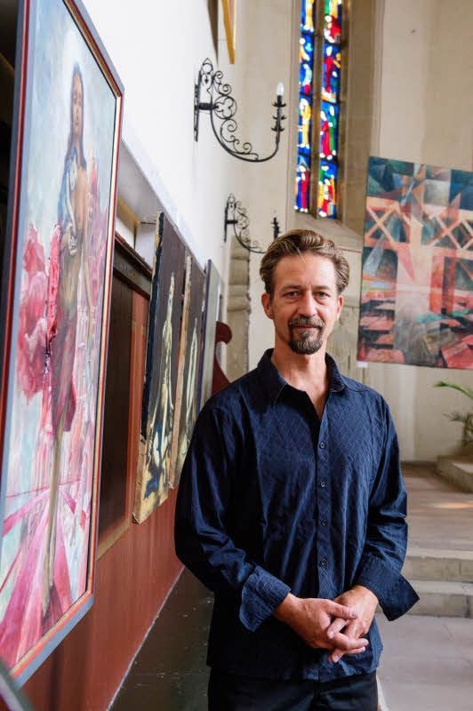 Unter dem Titel „Glaube und Welt“ zeigt Matthias Schöneburg derzeit an die 30 Arbeiten.