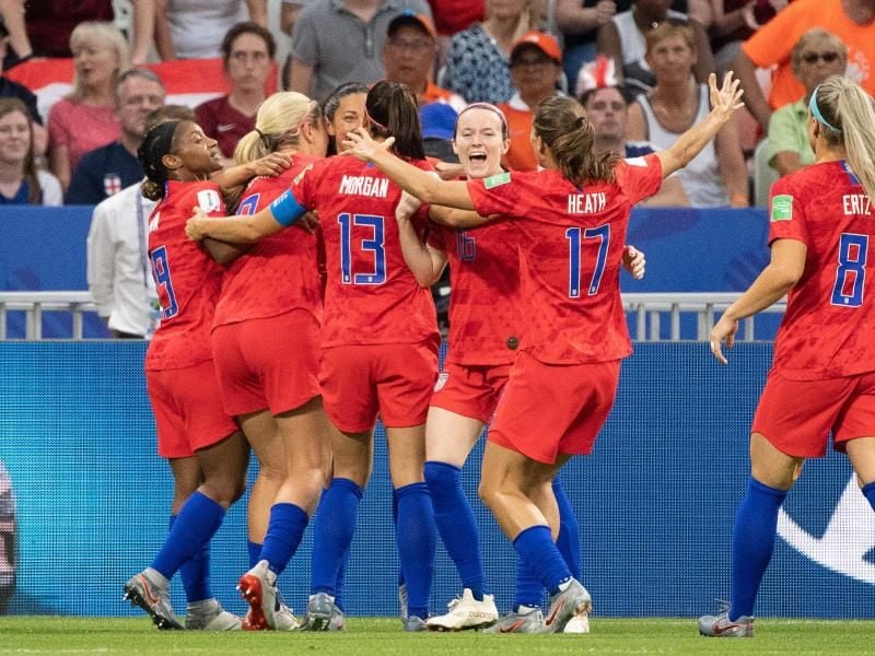 Die USA-Spielerinnen feiern den Einzug ins WM-Finale. Foto: Sebastian Gollnow