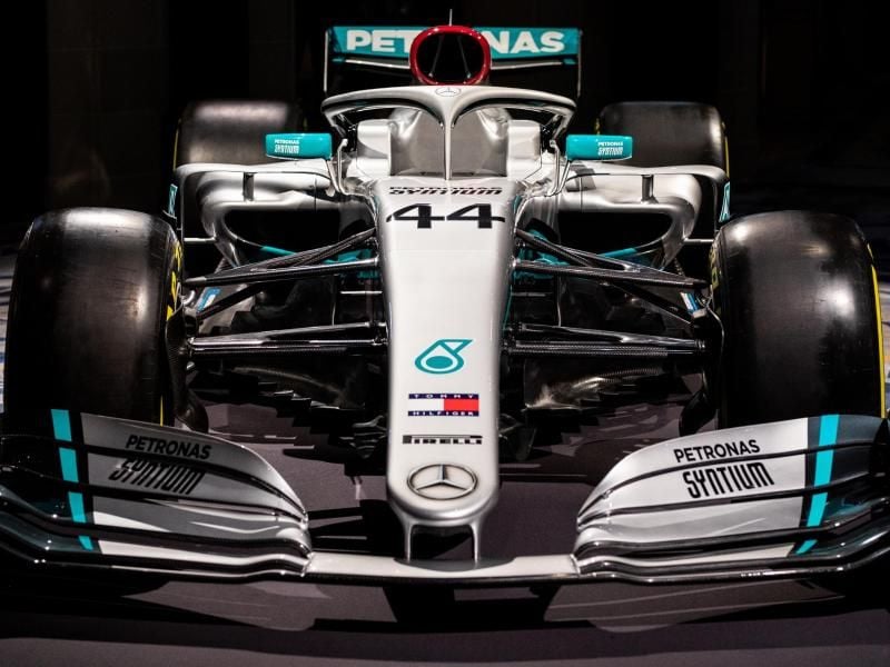 Mercedes präsentiert seinen neuen Wagen in der Lackierung für die Saison 2020. Foto: Steven Paston/PA Wire/dpa