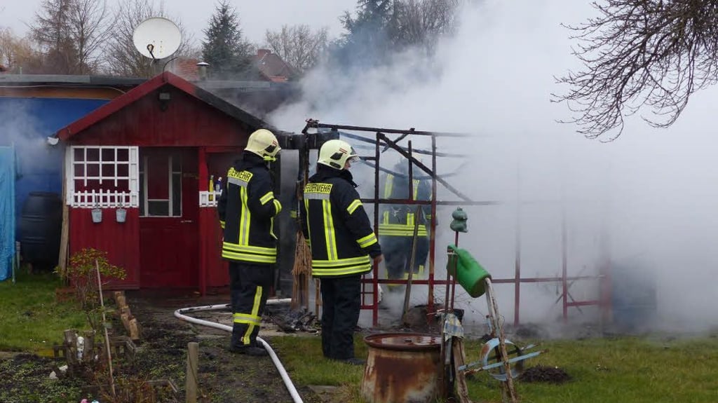Gartenanlage "Erholung" Gartenanlage "Erholung" Anbau fängt Feuer und