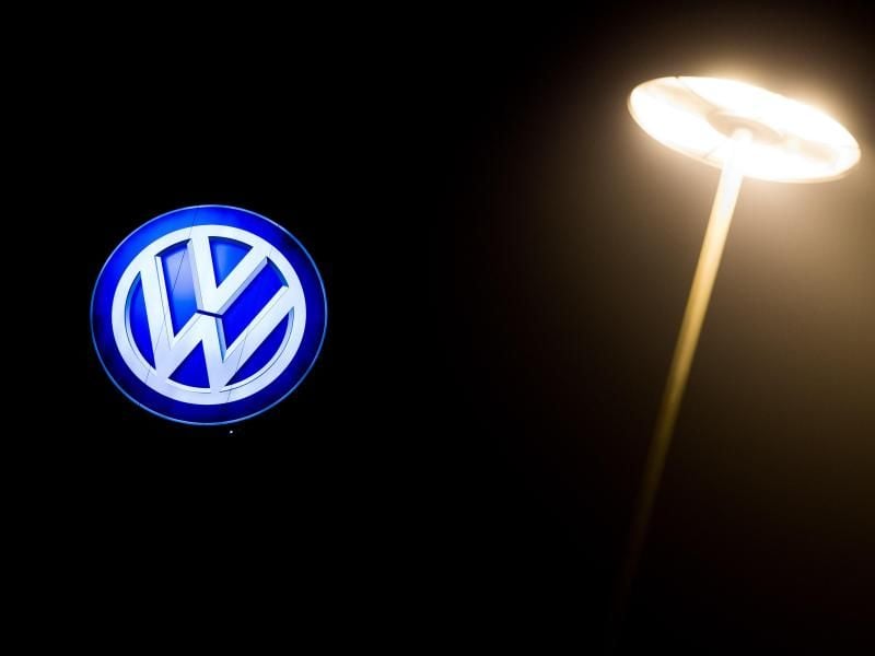 Eine Spitzel-Affäre sorgt beim weltgrößten Autobauer Volkswagen für Unruhe. Foto: Swen Pförtner/dpa