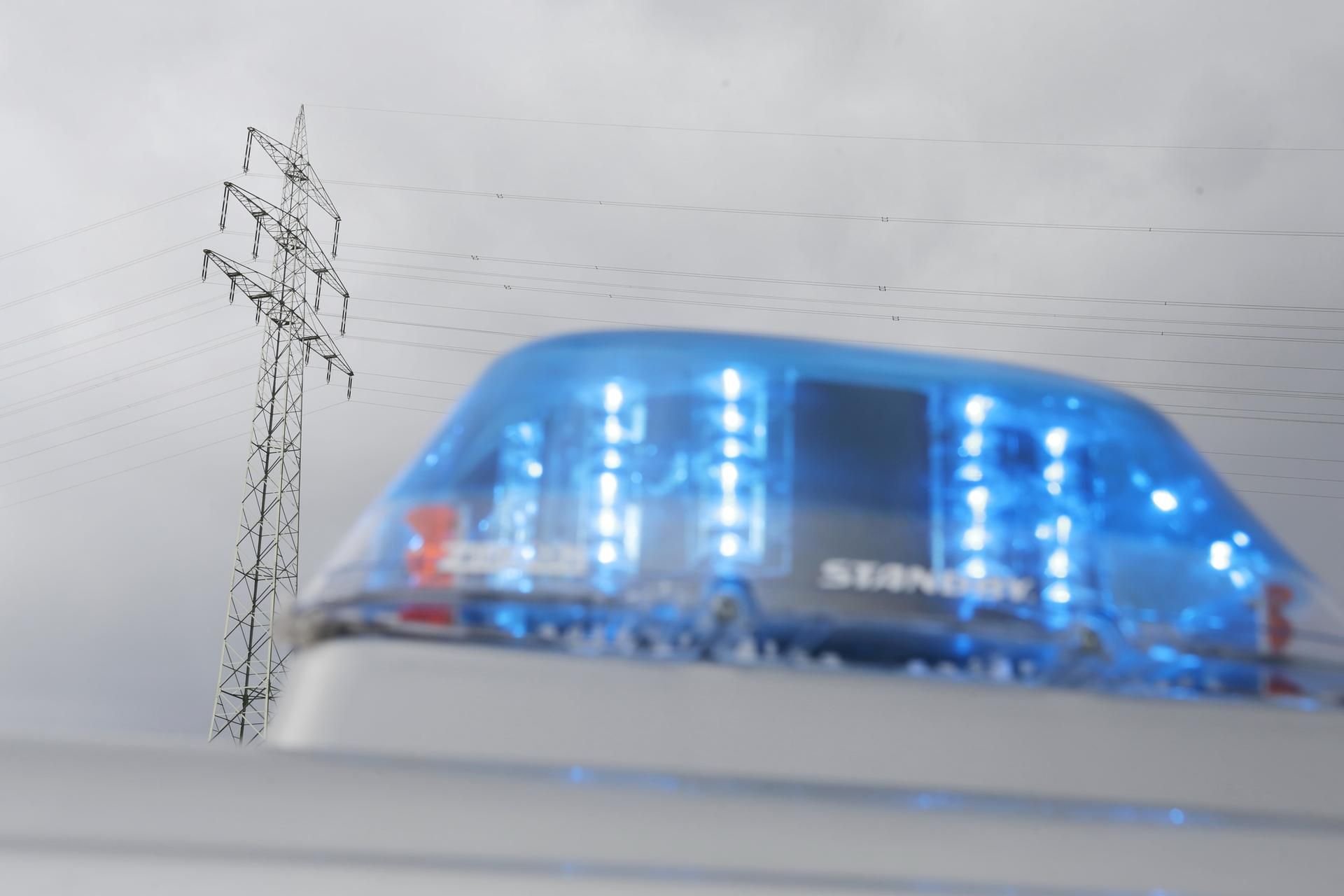 Nach einem Unfall in Schwittersdorf hat ein Autofahrer einen 70-Jährigen angegriffen.