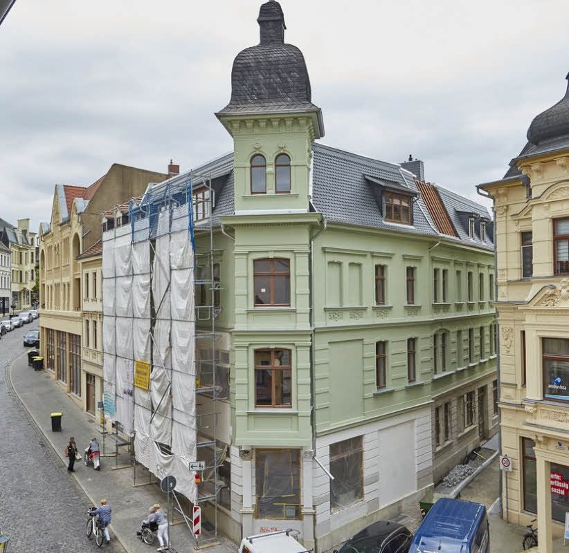 Die Fassade vom ehemaligen Blocker ist fast fertiggestellt.