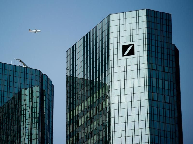 Das Gebäude der Zentrale der Deutschen Bank in Frankfurt am Main. Foto: Christoph Schmidt/Illustration