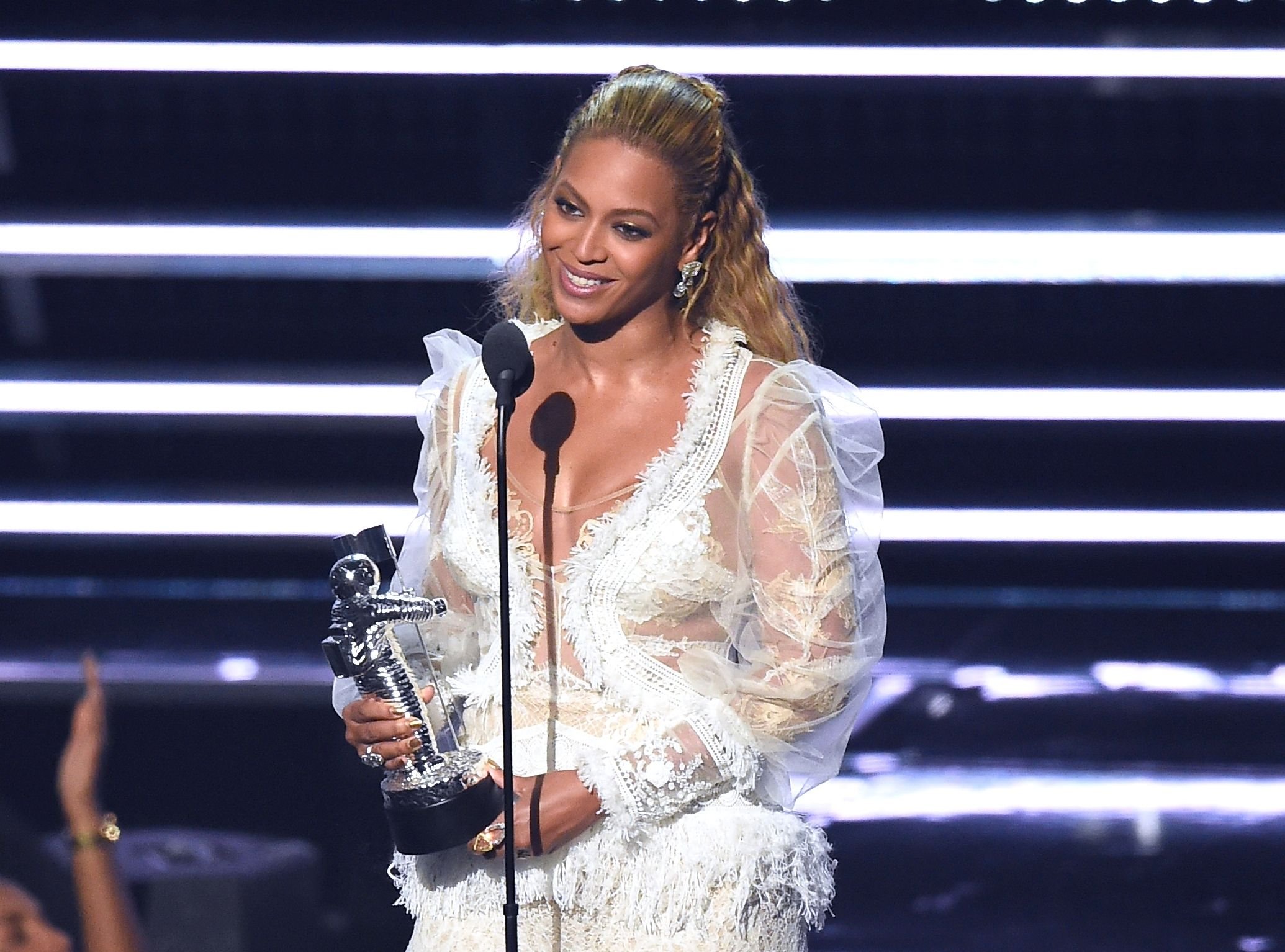 US-Popstar Beyoncé nimmt den Award für das Video des Jahres in Empfang.