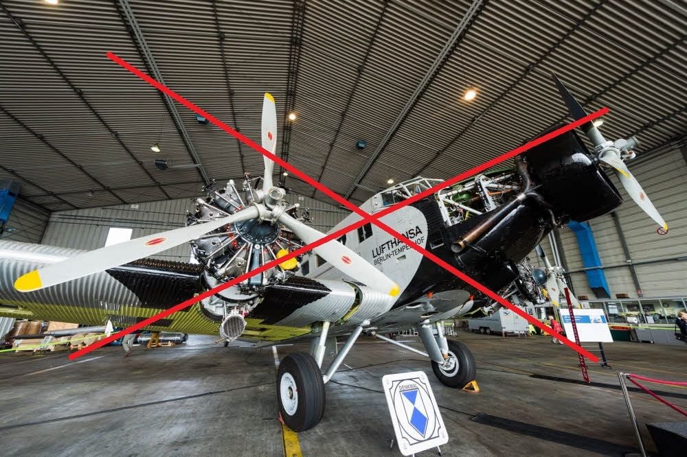 Im Hangar auf der Lufthansa-Basis in Hamburg wurde die Ju52 repariert und generalüberholt. Sie ist das Herzstück der historischen Flotte der Stiftung. Seit 2015 musste die Tante Ju eine Zwangspause einlegen.