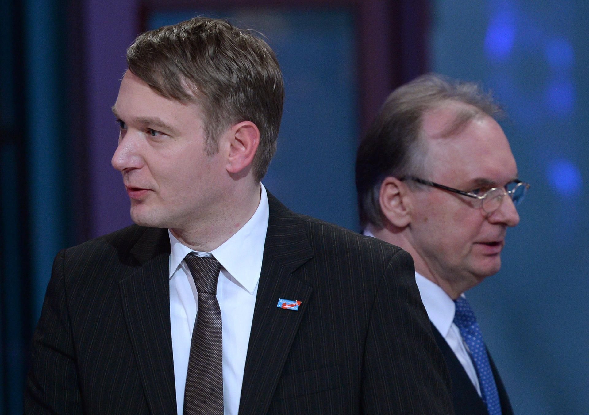 AfD-Franktionschef André Poggenburg bietet Ministerpräsident Rainer Haseloff eine Minderheitenregierung in Sachsen-Anhalt an.