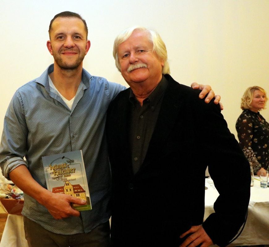 Herausgeber Jörg Wolfslast ist Lothar Günther für sein zehnjähriges Engagement dankbar.