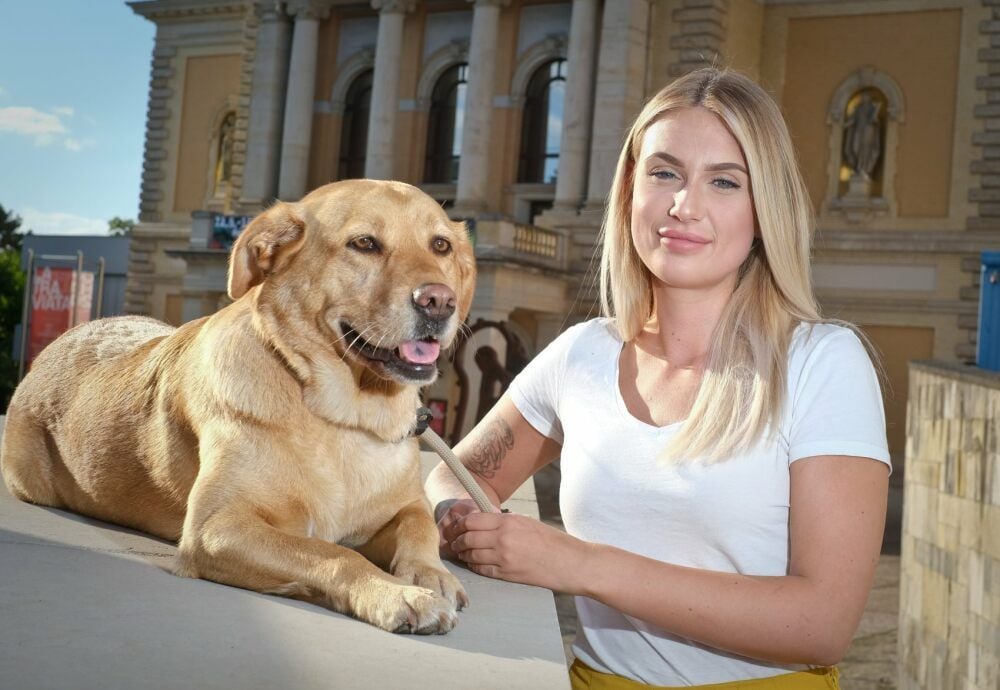 Ihre Hündin Lilli ist stets dabei, wenn Jessica Haupt unterwegs ist.