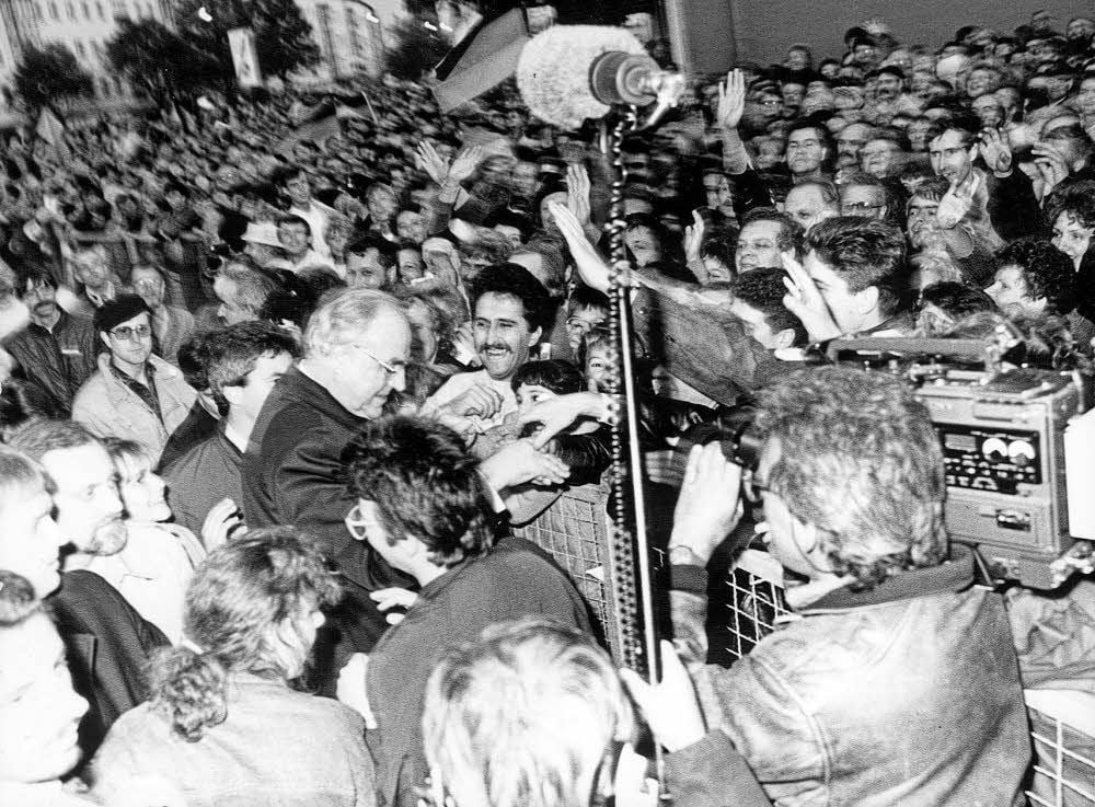 Im September 1990 sprach Helmut Kohl auf dem Dessauer Marktplatz: Zehntausende wollten den Kanzler sehen.