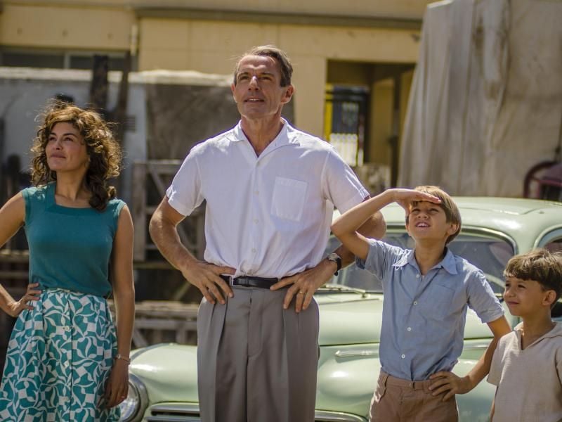 Simone (Audrey Tautou) und Jacques Cousteau (Lambert Wilson) gehen auf große Fahrt - die Söhne kommen ins Internat. Foto: DCM