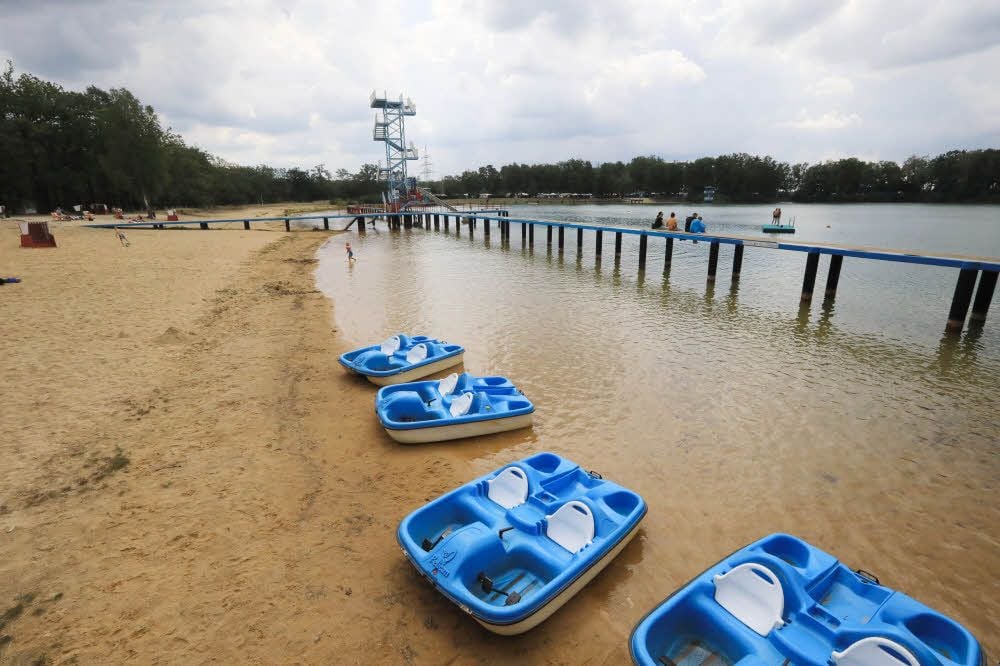 Getrübte Badefreuden in der Adria? Badegäste hatten „Rost“ im Wasser ausgemacht. Laut Kontrollen der Stadt ist nichts zu beanstanden.