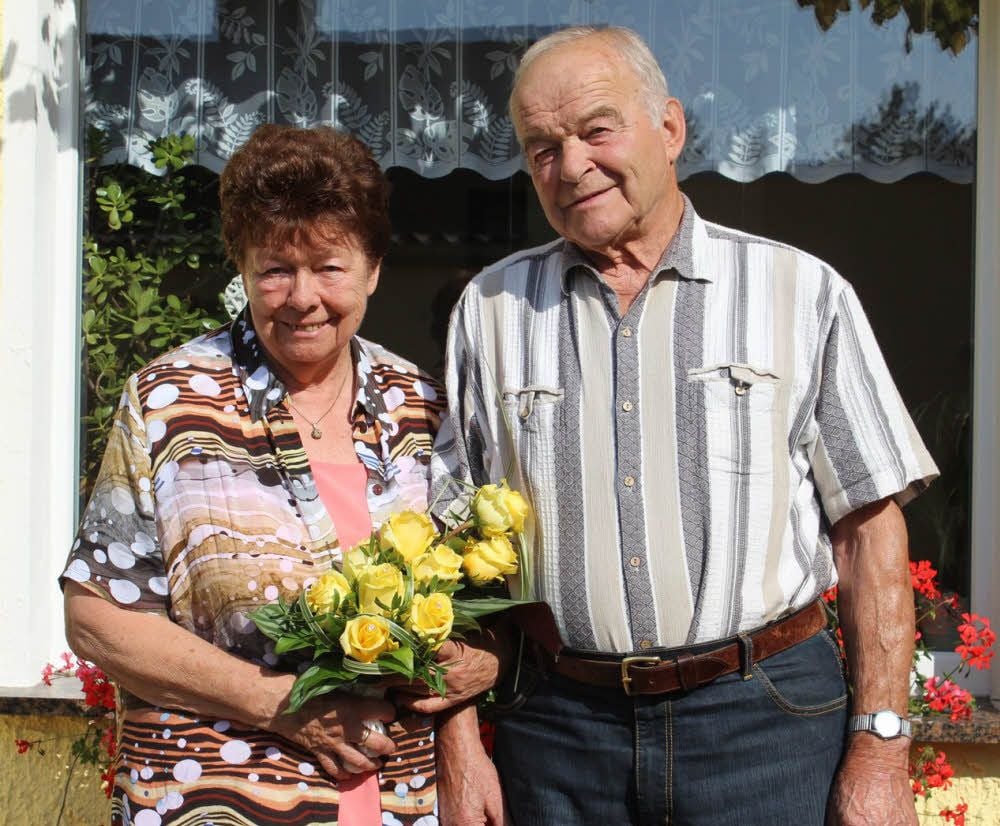 Sie feiern das Fest der diamantenen Hochzeit, die Holzdorfer Inge und Werner Schulze.