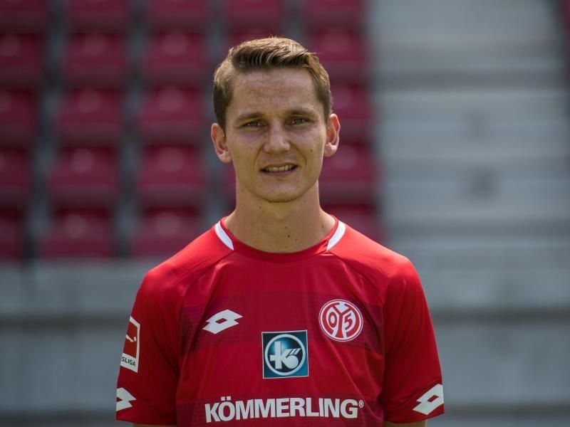 Mainz Niko Bungert zog sich am 3. Spieltag eine Wadenverletzung zu. Foto: Andreas Arnold