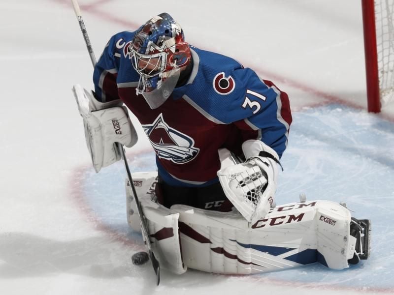 Avalanche-Torhüter Philipp Grubauer in Aktion beim Spiel gegen die Sharks. Foto: David Zalubowski/AP/dpa