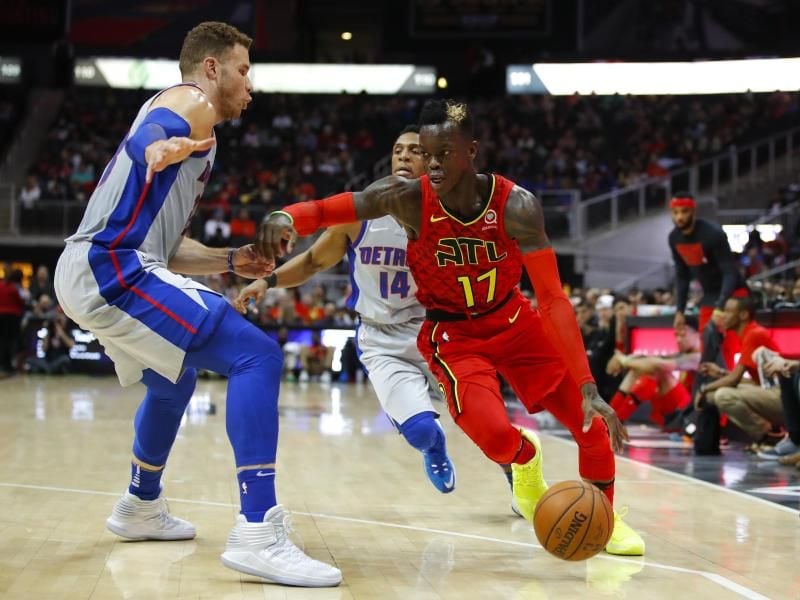 Dennis Schröder (r) muss eine Wurfquote stabilisieren und defensiv zulegen. Foto: Todd Kirkland/AP