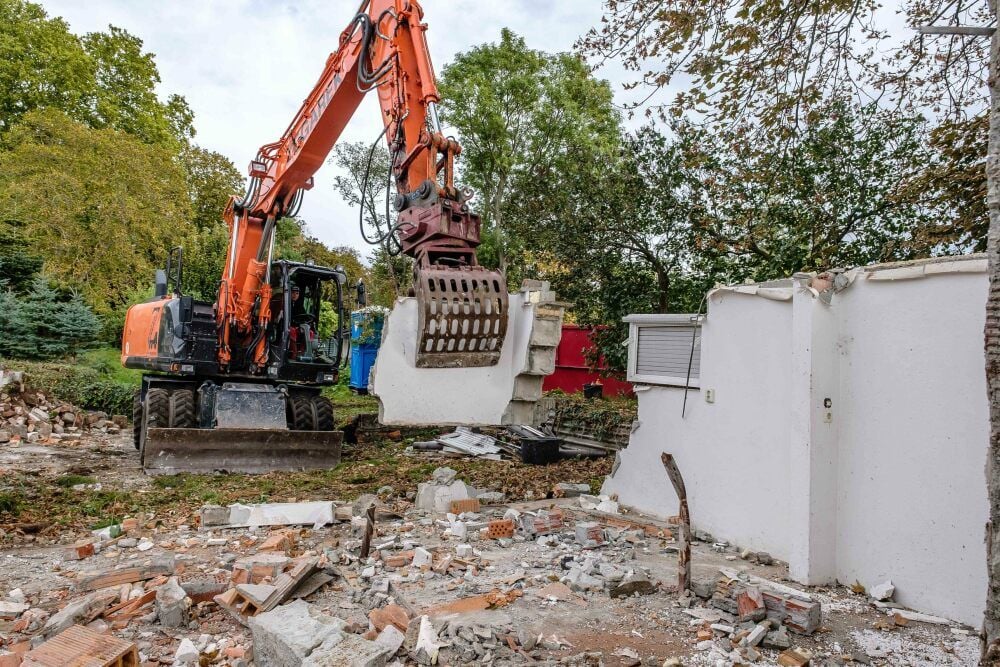 Die Gartenlaube und das Garagengebäude dieses Pachtgartens in der Anlage „Am Stadtgraben“ werden bis zum 16. Oktober zurückgebaut.