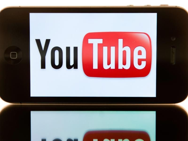 Die Chat-Funktion ist jetzt auch in der Youtube-App verwendbar. Foto: Sebastian Kahnert/dpa