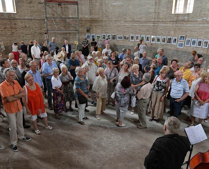 Der Wasserturm am Lutherplatz hat seine Feuertaufe als neuer Ausstellungsort der Stadt mit Bravour bestanden.