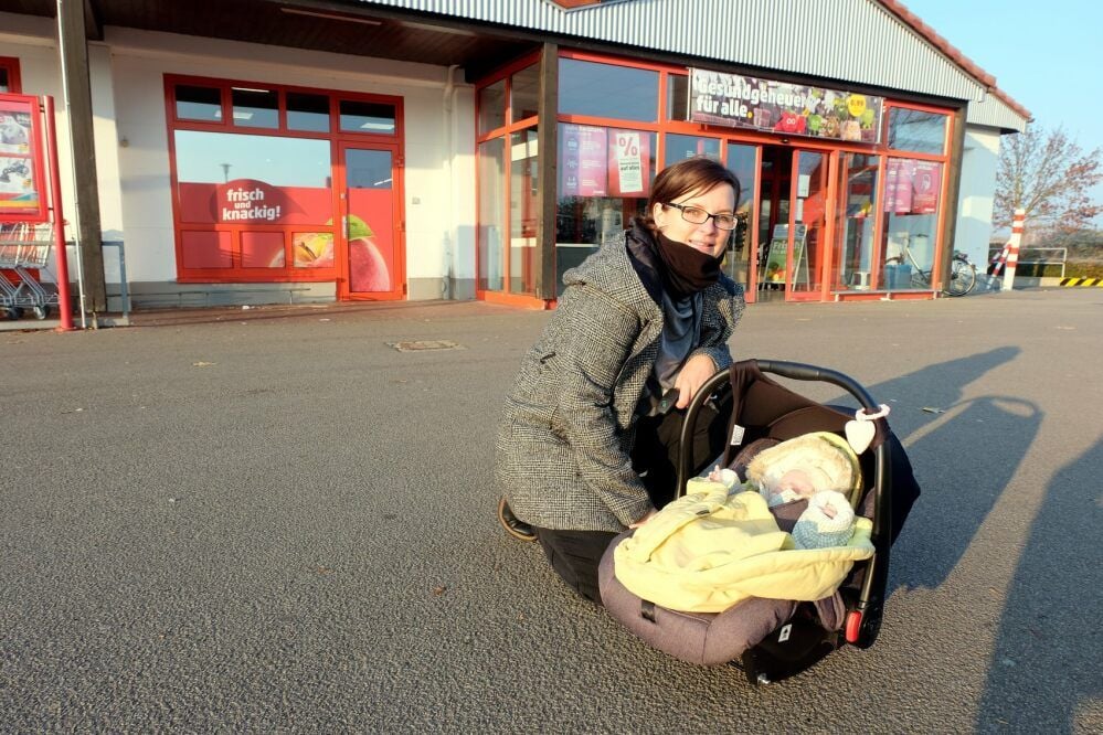 Nancy Nowack aus Bethau hat mit Tochter Lilith ihren Einkauf bei Penny erledigt. Die junge Frau ist hier immer sehr zufrieden gewesen.