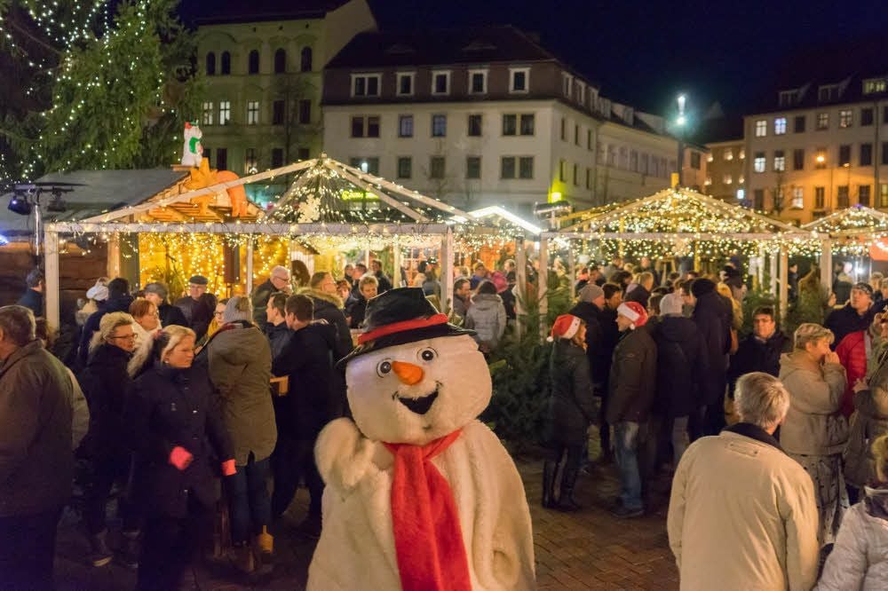 Tschüss bis zum nächsten Jahr! Der Zeitzer Weihnachtsmarkt punktete noch einmal mit vielen Gästen.