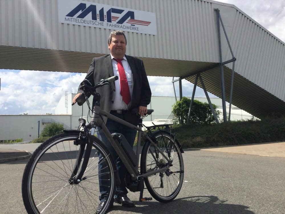 Ein Mann, ein Rad. Investor Stefan Zubcic will die Fahrradproduktion in Sangerhausen wieder in Schwung bringen.
