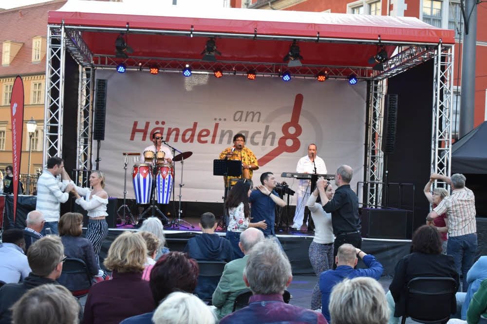 Bei „Händel nach 8“ wurde am Samstag spontan Salsa getanzt.