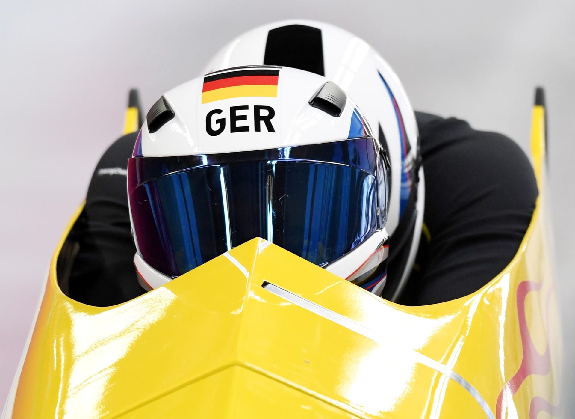 Der Bobpilot Francesco Friedrich und Anschieber Thomas Margis fahren beim Training in Pyeongchang.