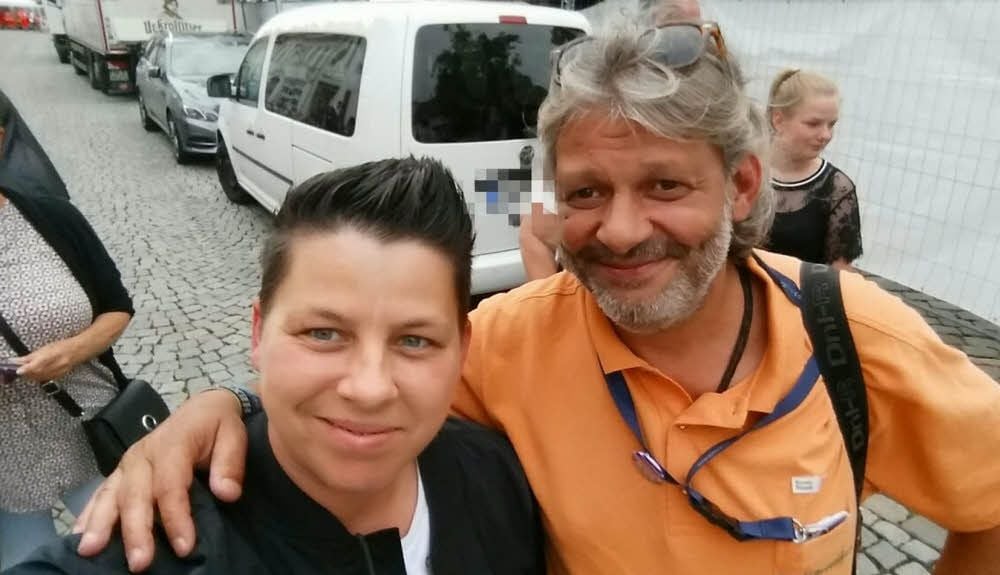 Auf dem Stadtfest in Bernburg angelte sich Thomas Rettig die Songschreiberin Kerstin Ott für ein Interview.