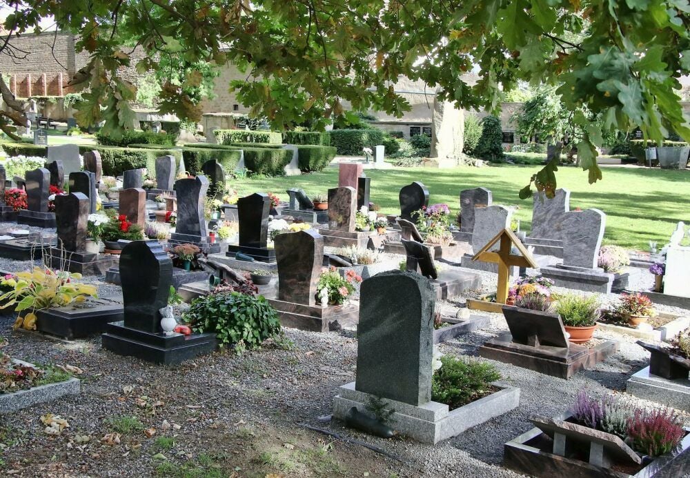 Für den Friedhof in Allstedt und alle anderen kommunalen Friedhöfe der Einheitsgemeinde sollen bald einheitliche Gebühren gelten.