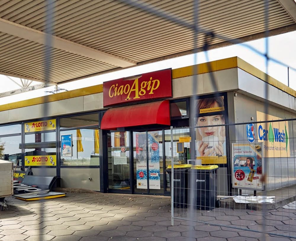 Die Agip-Tankstelle an der Halleschen Landstraße in Bernburg soll noch in diesem Jahr verschwinden.