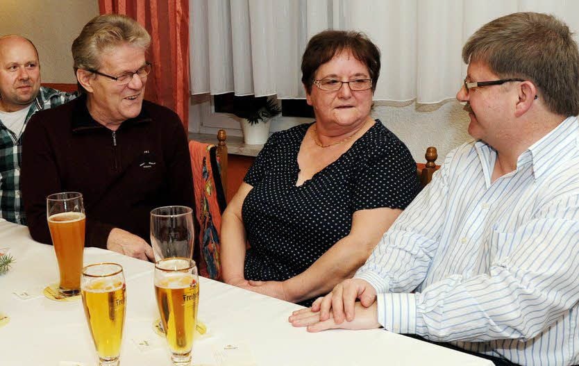 Wirtin Helgard Wawrzyniak verabschiedet sich von ihren Gästen.
