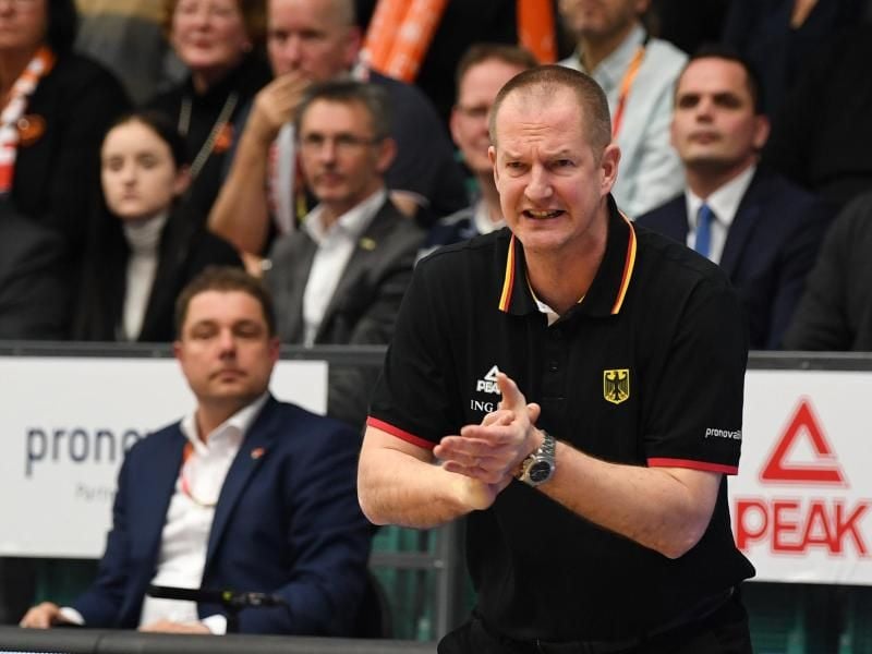 Soll Deutschlands Basketballer noch Tokio führen: Bundestrainer Henrik Rödl. Foto: Carmen Jaspersen/dpa