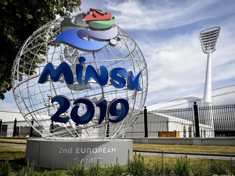 Das offizielle Logo der Europaspiele Minsk 2019 steht auf einer Kugel. Foto: Dirk Waem/BELGA
