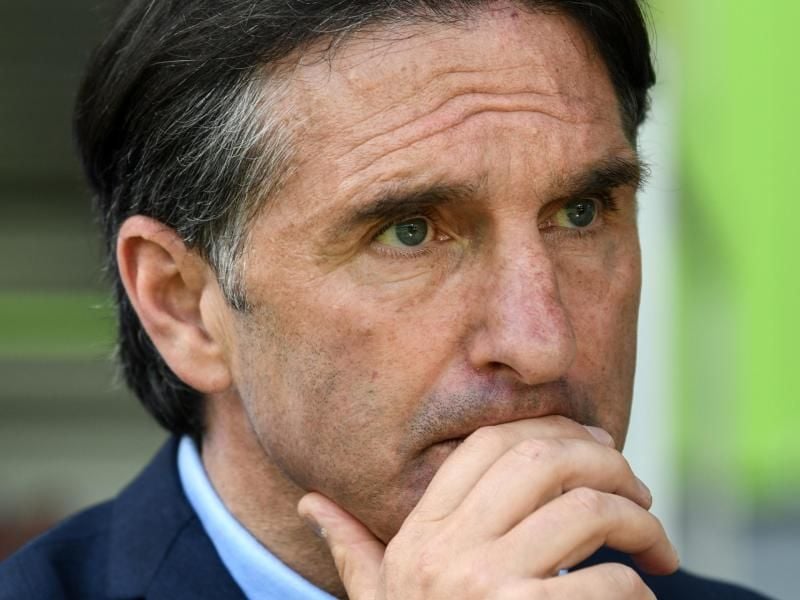 Hat mit großen Personalsorgen zu kämpfen: Wolfsburg-Coach Bruno Labbadia. Foto: Patrick Seeger