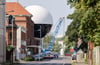 Die „Niemeyer Sphere“ ist an einen alten Industriebau auf dem Geländes des traditionsreichen Kranbauers Kirow gebaut.