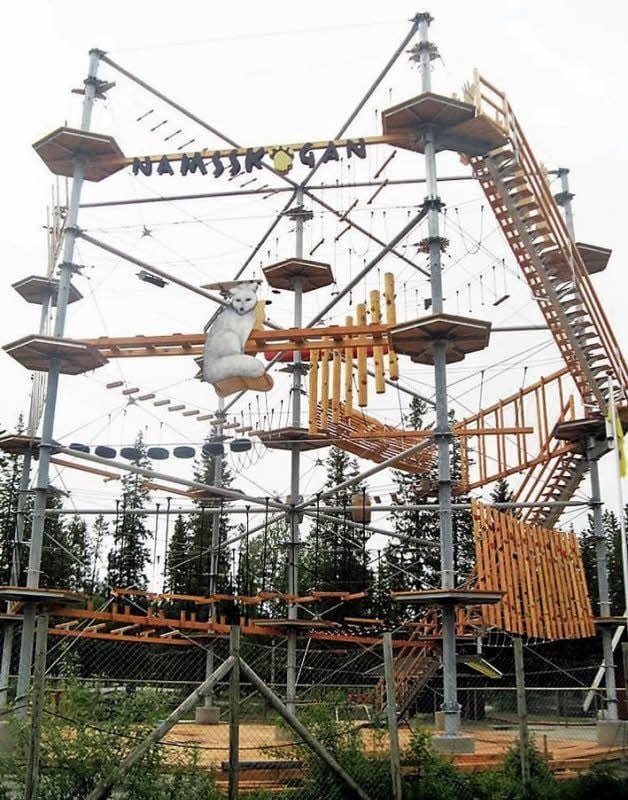 Ähnlich wie im norwegischen Namsskogan-Familienpark könnte der Hochseilgarten in Wolfen aussehen.