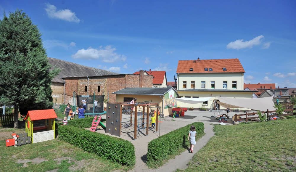 Die Kita „Rotkäppchen“ in Zörbig - Deutschlands älteste Kita - befindet sich derzeit noch in freier Trägerschaft. Das soll sich bald ändern.