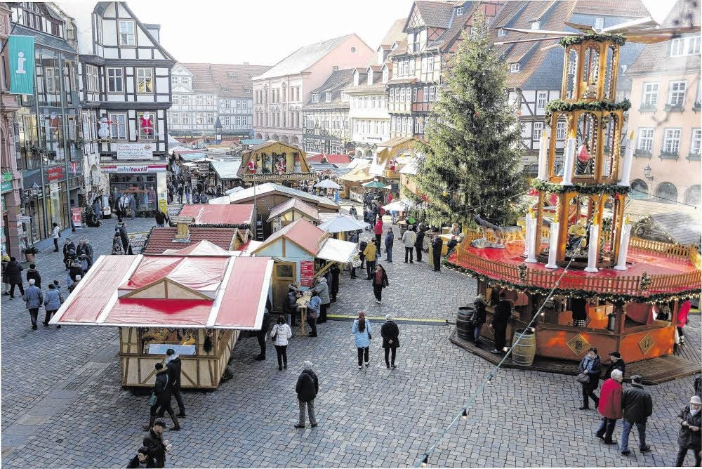 Für die Dauer des Weihnachtsmarktes ist die übliche Sondernutzungsregelung für Gewerbetreibende am Markt außer Kraft.
