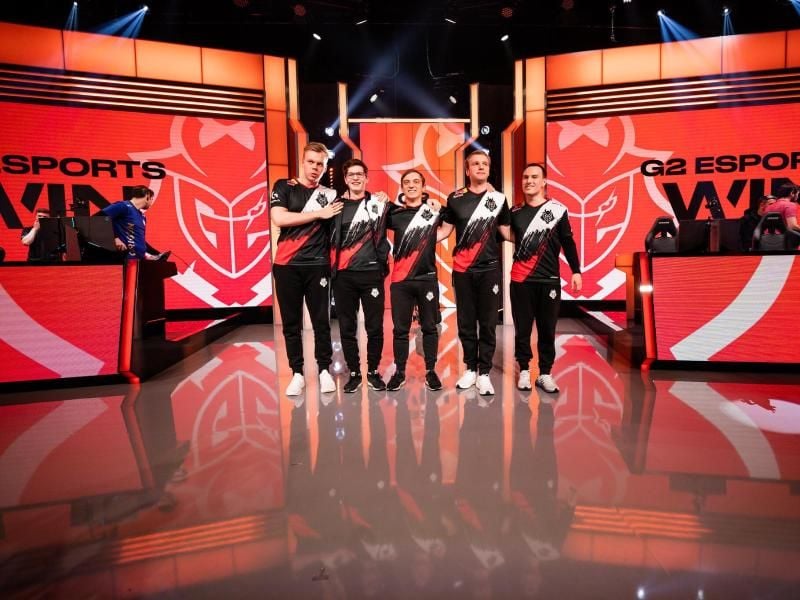 Titelverteidiger G2 sichert sich beim zweiten Versuch einen Platz im Finale der LEC Sommer Playoffs. (Archivbild). Foto: Riot Games/dpa