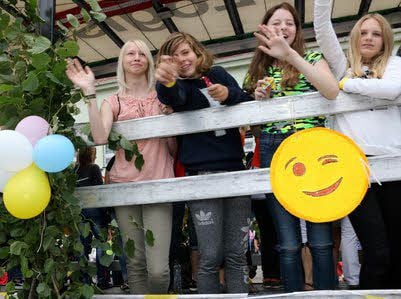 Beste Stimmung herrschte auf dem Truck der Sekundarschule Jessen, der mit Emojis verziert war.