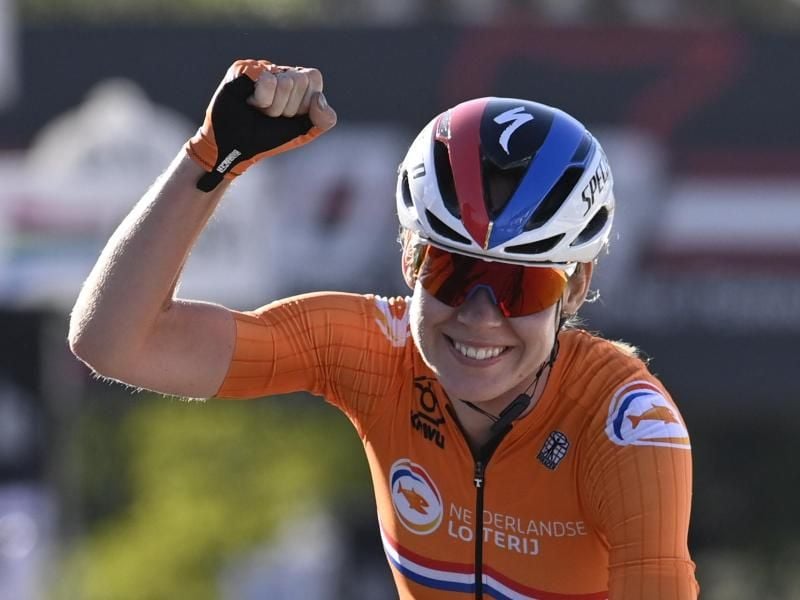 Anna van der Breggen gewinnt nei der WM in Imola auch das Straßenrennen. Foto: Eric Lalmand/BELGA/dpa