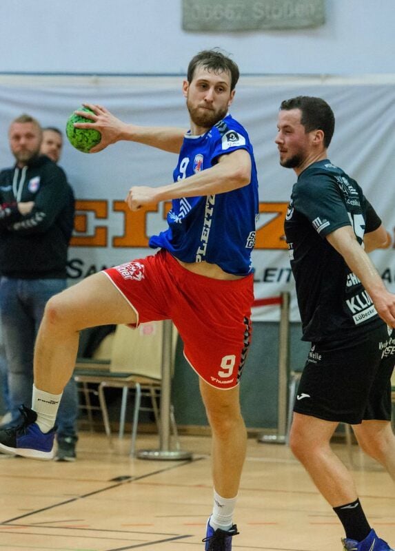 David Heinig (l.) gehörte beim Auftaktsieg gegen die HSG Ostsee zu den HCB-Aktivposten.