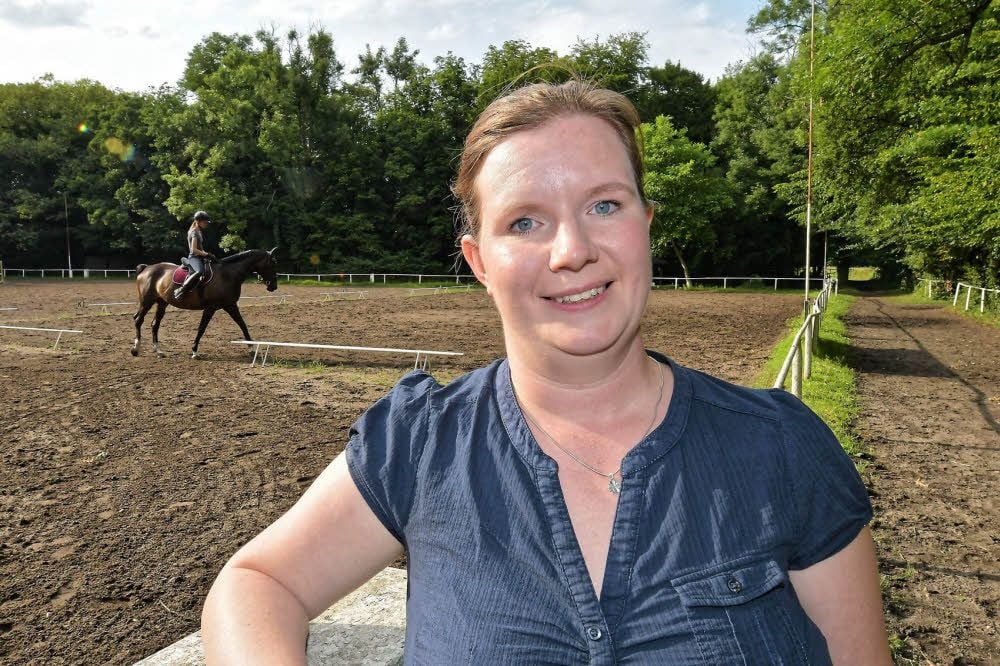 Anika Bremert lädt Pferdefreunde am Wochenende zum Reitturnier nach Neeken ein.