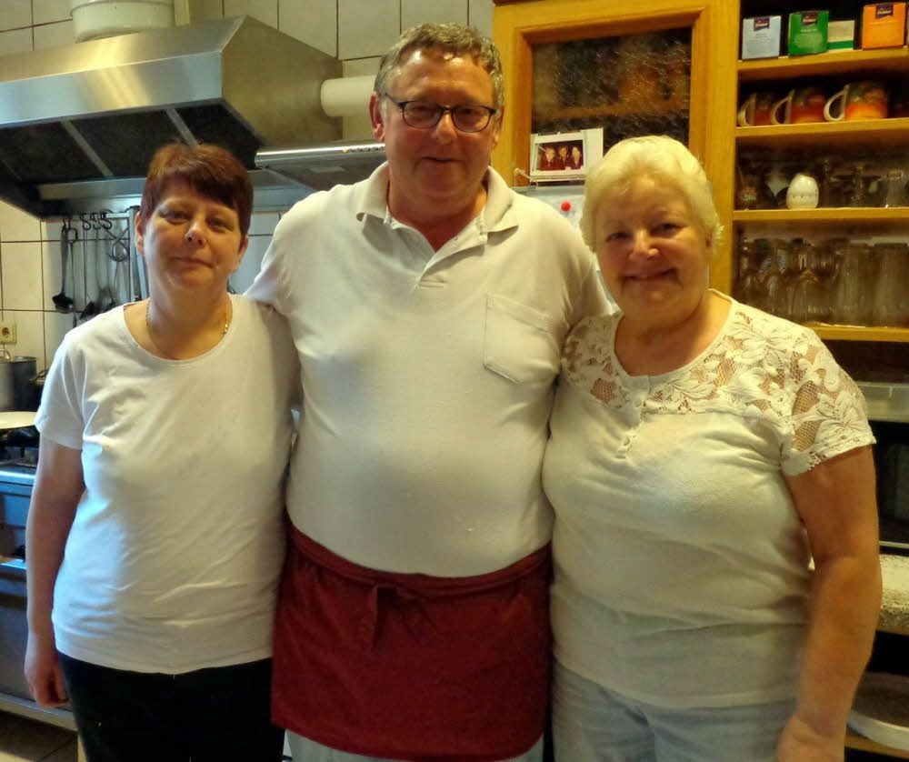 Das war ein Dream-Team: der Chef mit Ulla Becker (li.) und Rosemarie Musch.