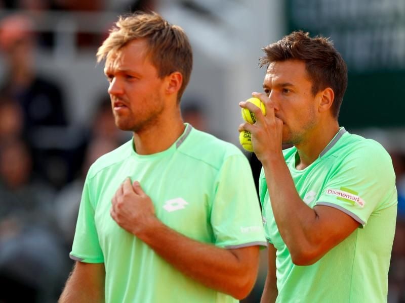 Wollen Deutschland im Doppel auch im Davis Cup vertreten: Kevin Krawietz (l) und Andreas Mies. Foto: Pavel Golovkin/AP