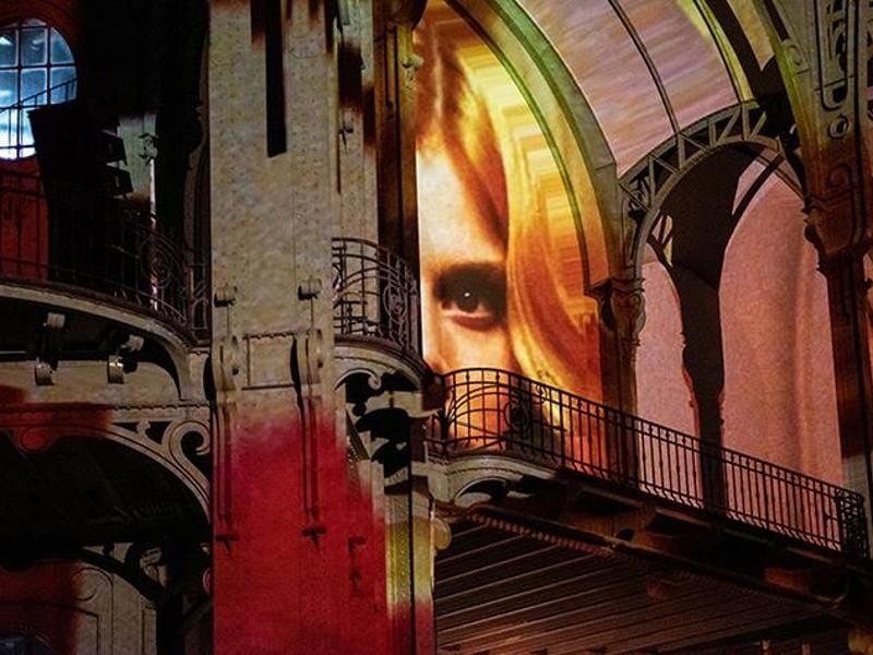 Der Blick von Nastassja Kinski im Pariser Grand Palais. Foto: Nicolas Krief/Rmn - Grand Palais Paris