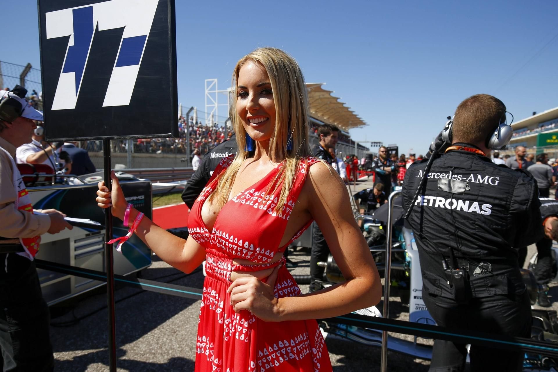 Seit Jahrzehnten gehören die Grid Girls zur Formel 1. Das könnte sich bald ändern.